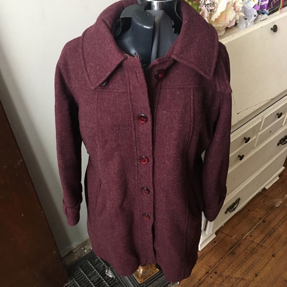 Vintage Grandma Union made maroon M wool coat